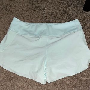 Athleta Run with it 3.5” short Mint